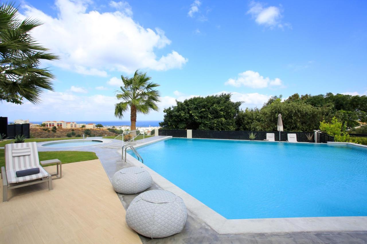 Orama Luxury Villa 4 Bedrooms With Private Pool ヘルソニソス エクステリア 写真