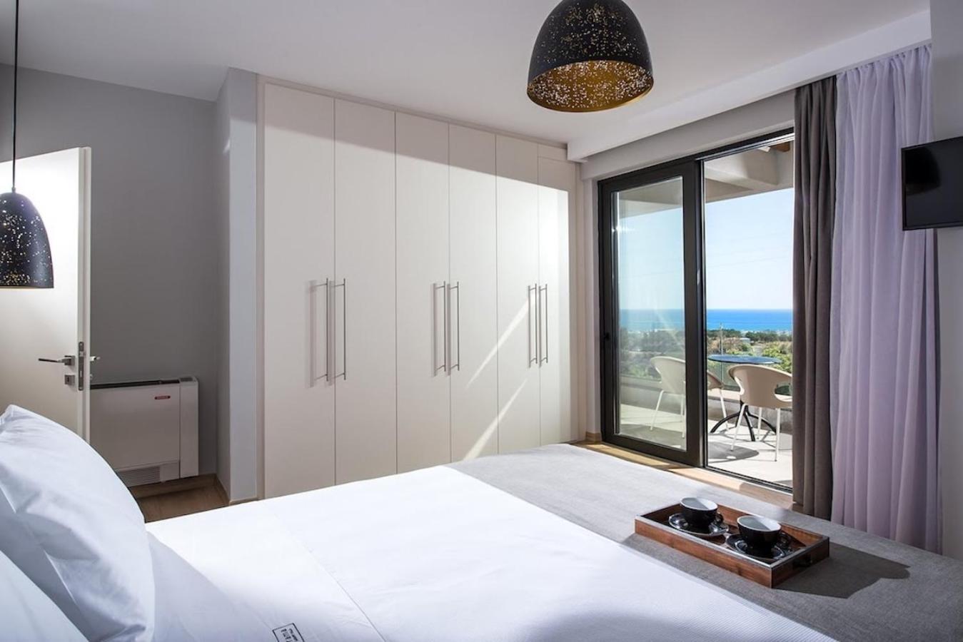 Orama Luxury Villa 4 Bedrooms With Private Pool ヘルソニソス エクステリア 写真