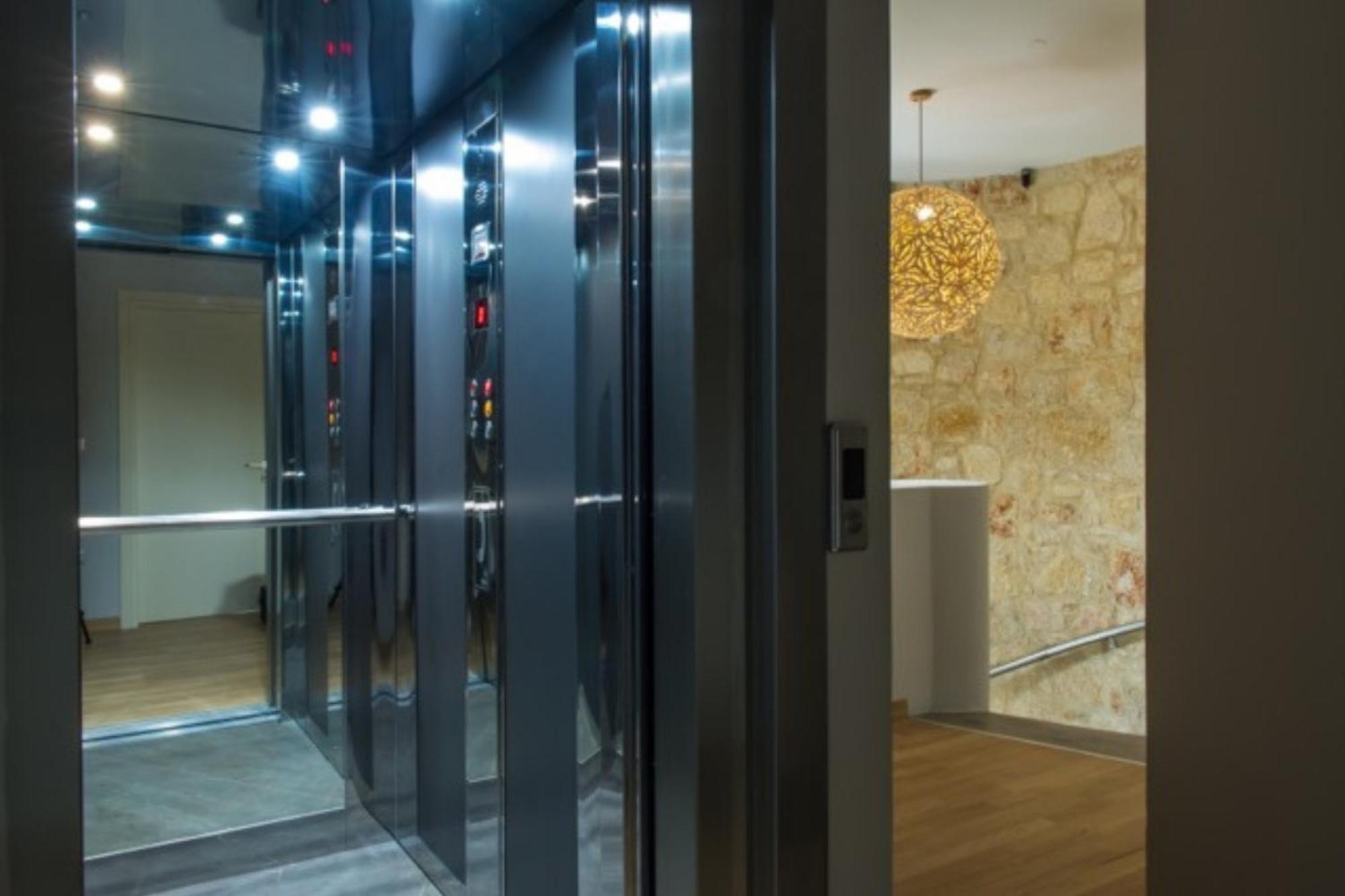 Orama Luxury Villa 4 Bedrooms With Private Pool ヘルソニソス エクステリア 写真