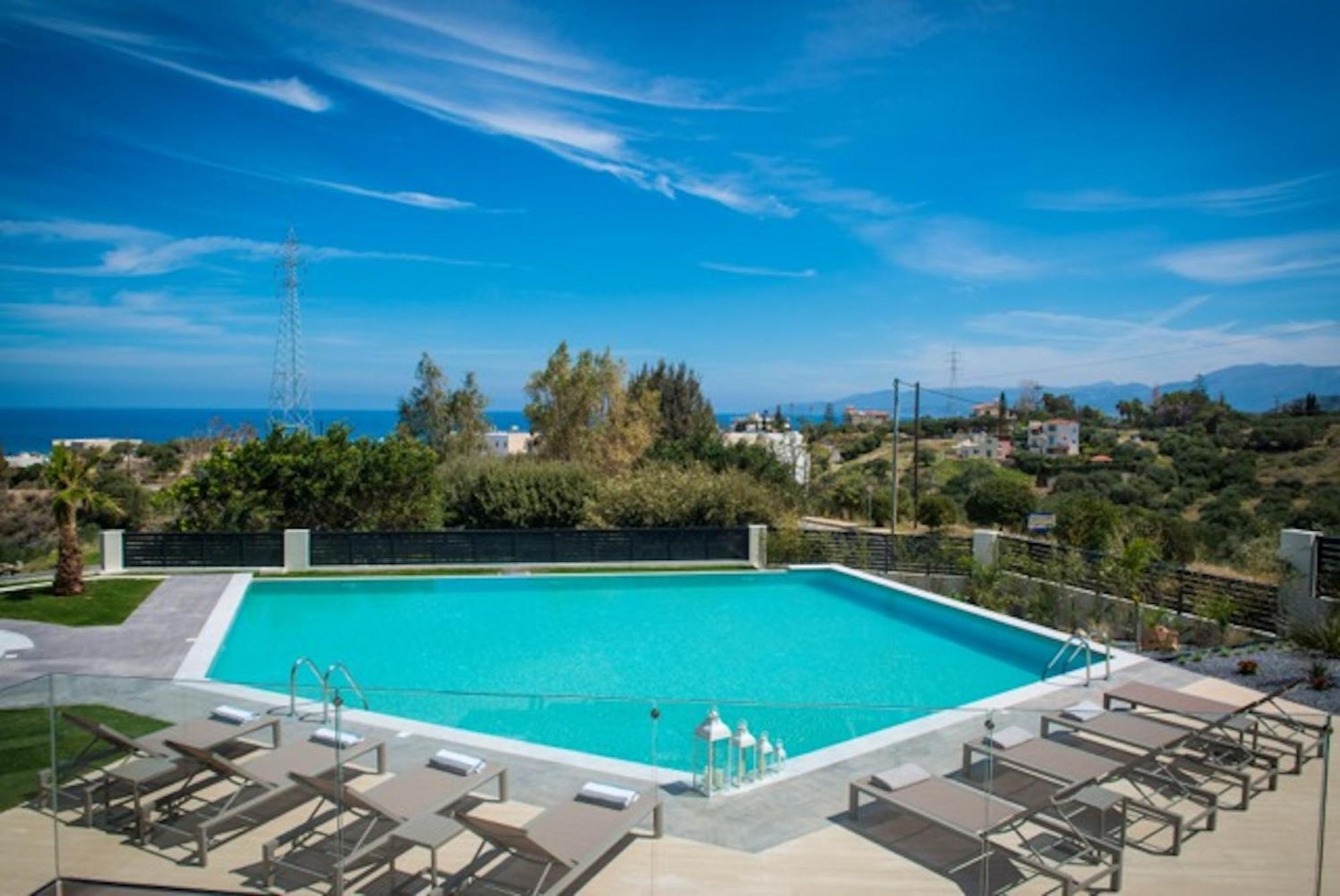 Orama Luxury Villa 4 Bedrooms With Private Pool ヘルソニソス エクステリア 写真