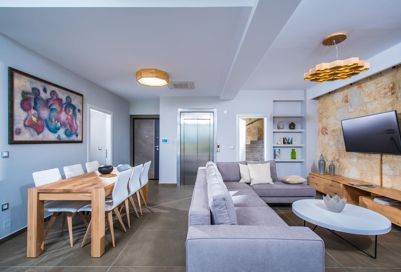 Orama Luxury Villa 4 Bedrooms With Private Pool ヘルソニソス エクステリア 写真